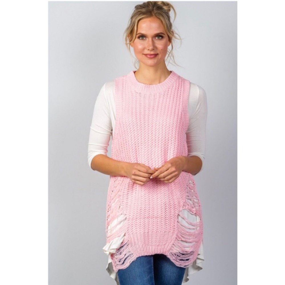 🏷Women’s distressed sleeveless top